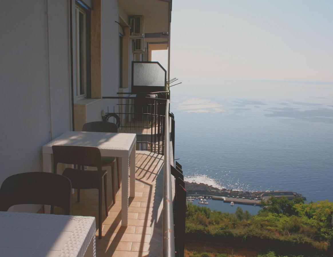 شقة Il Balcone Di Galatea أتشيريالي المظهر الخارجي الصورة